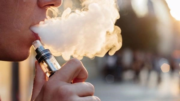 Vaping Laws in Illinois.webp